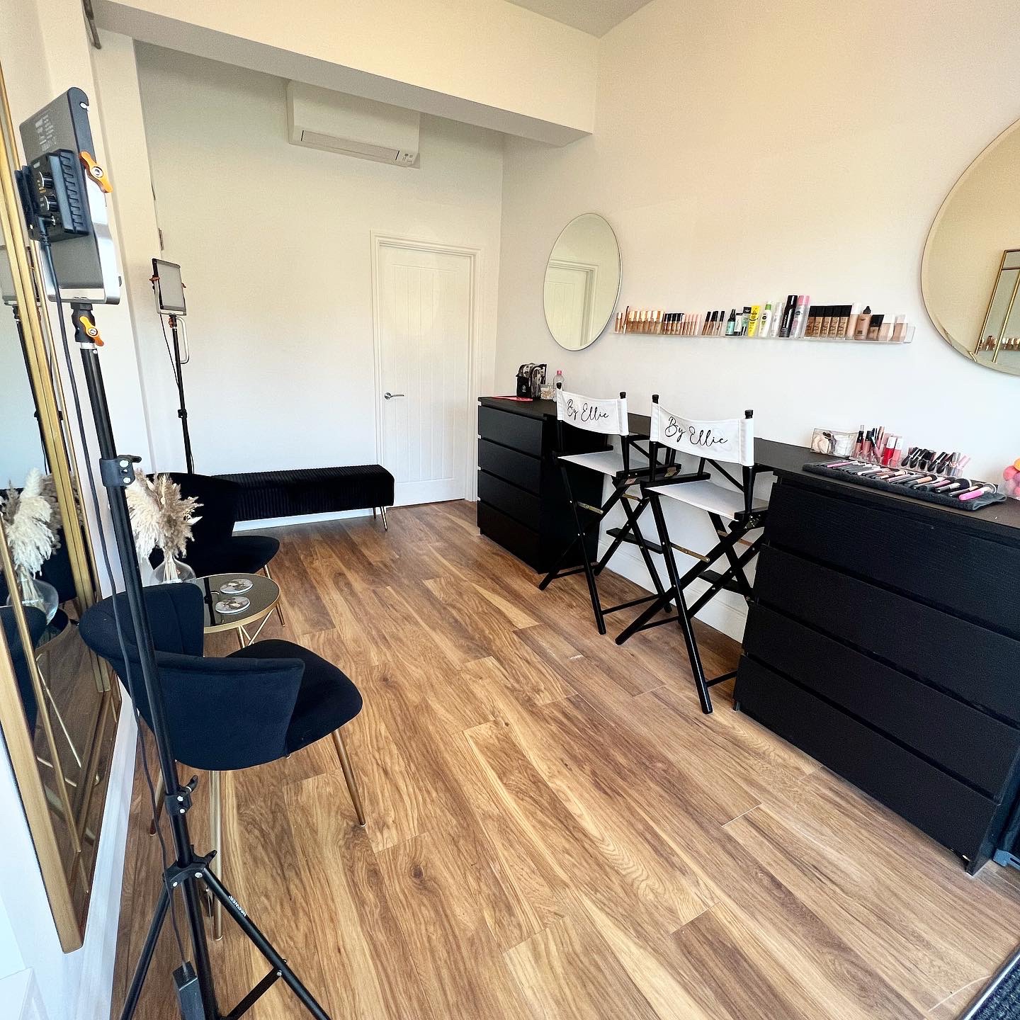 Élevé Salon