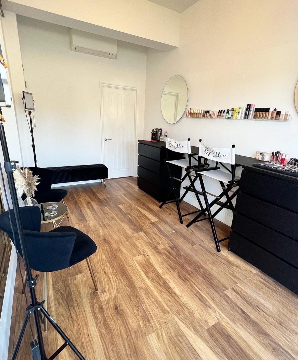 Élevé Salon